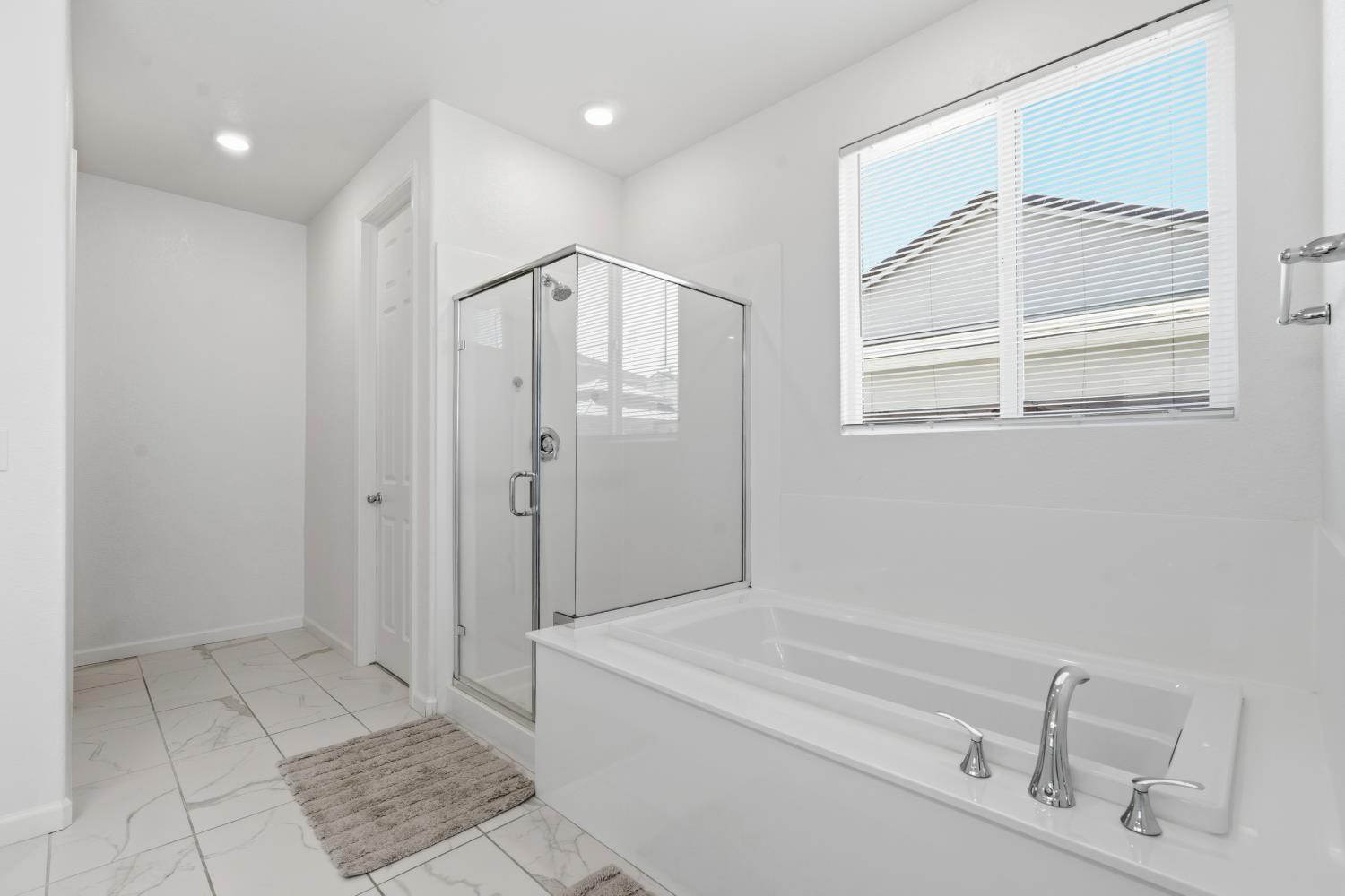 1589 Lantern Way, Hughson, CA 95326