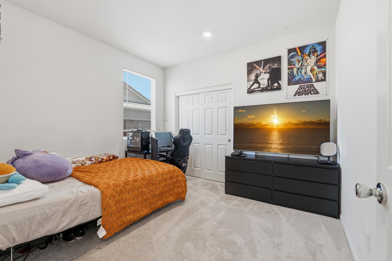 1589 Lantern Way, Hughson, CA 95326