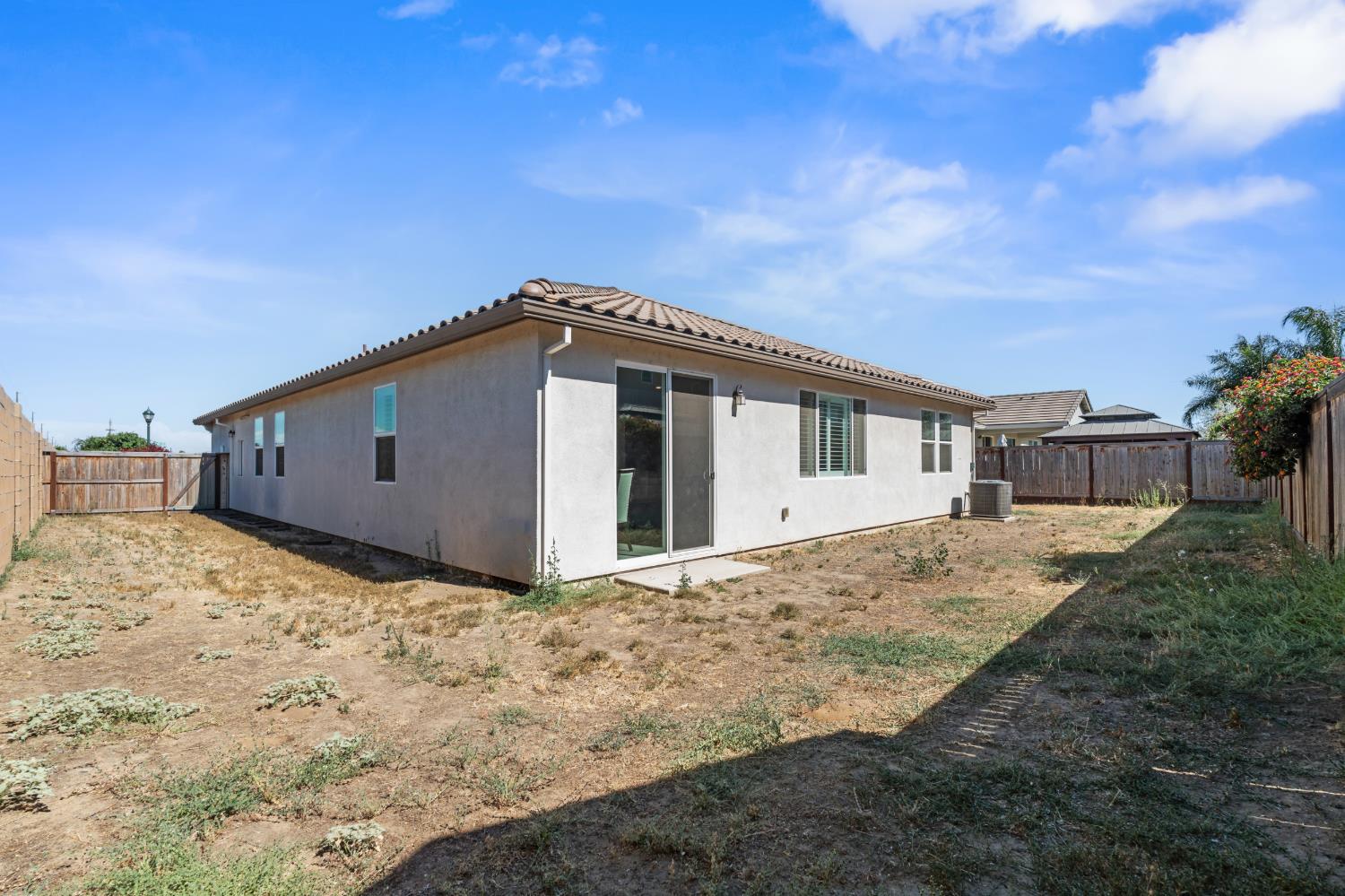 1589 Lantern Way, Hughson, CA 95326