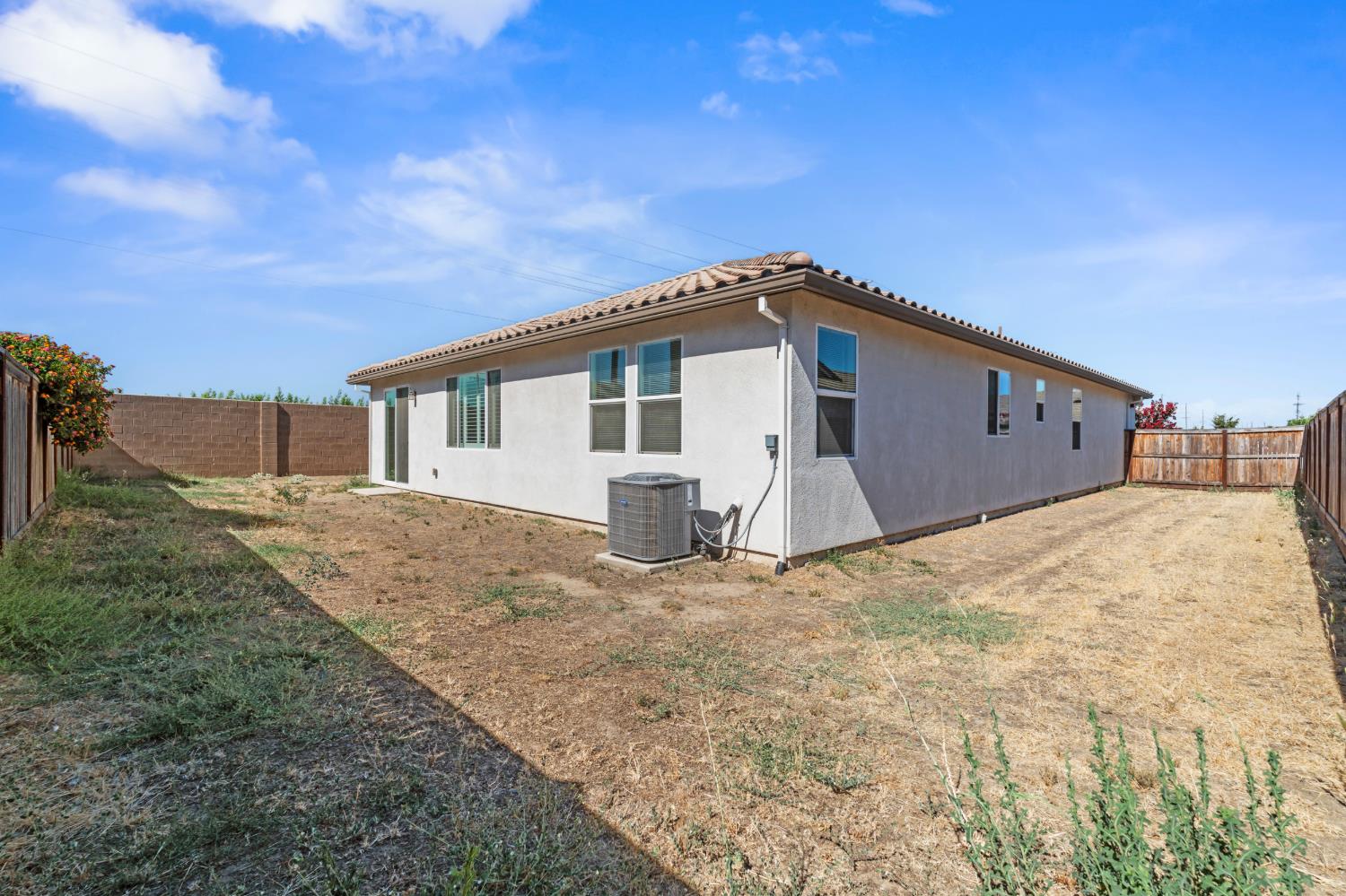 1589 Lantern Way, Hughson, CA 95326