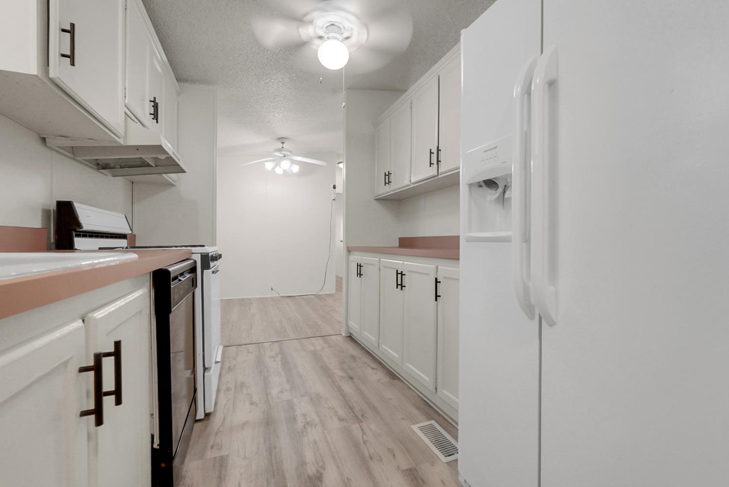 1200 S Carpenter Rd #48, Modesto, CA 95351
