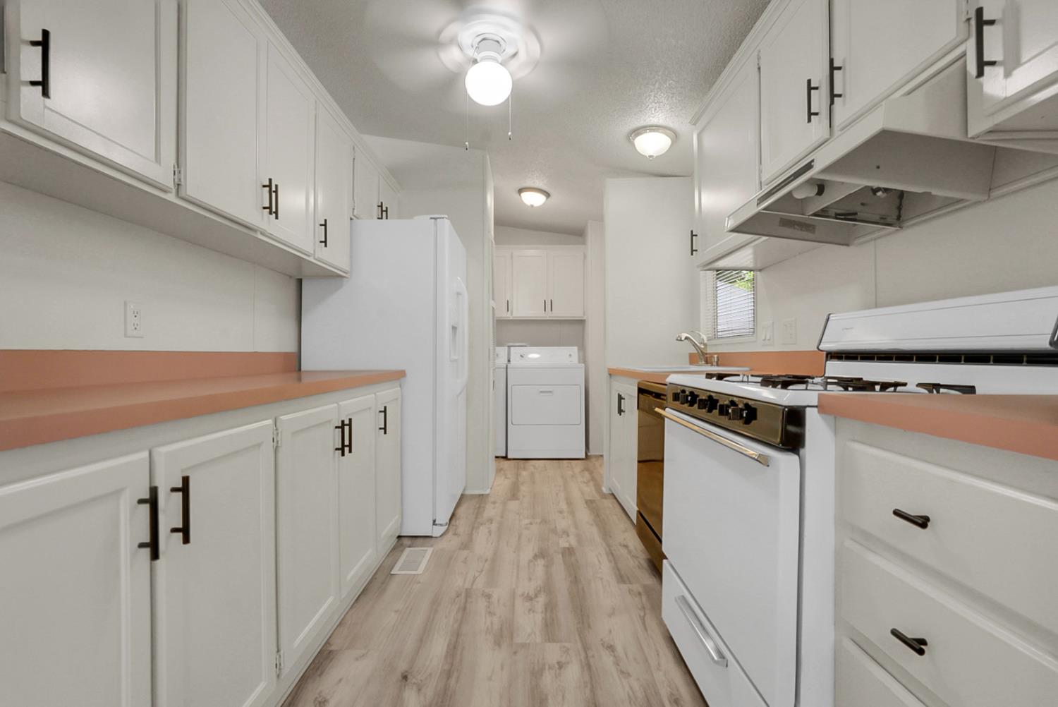 1200 S Carpenter Rd #48, Modesto, CA 95351