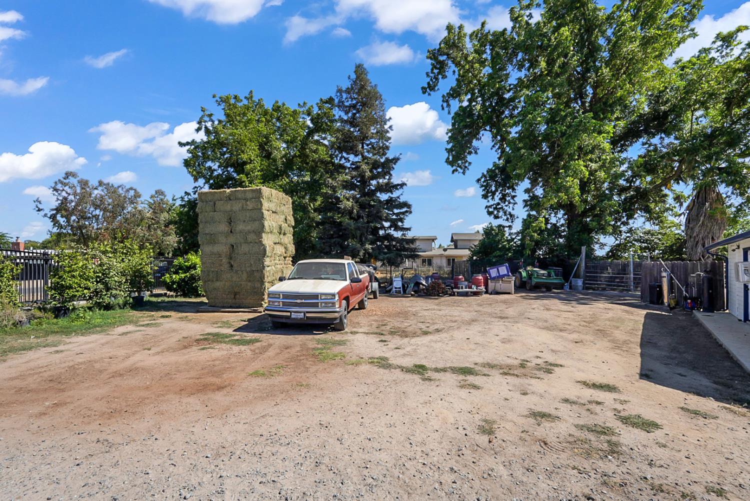 237 241 Leek Rd, Modesto, CA 95357
