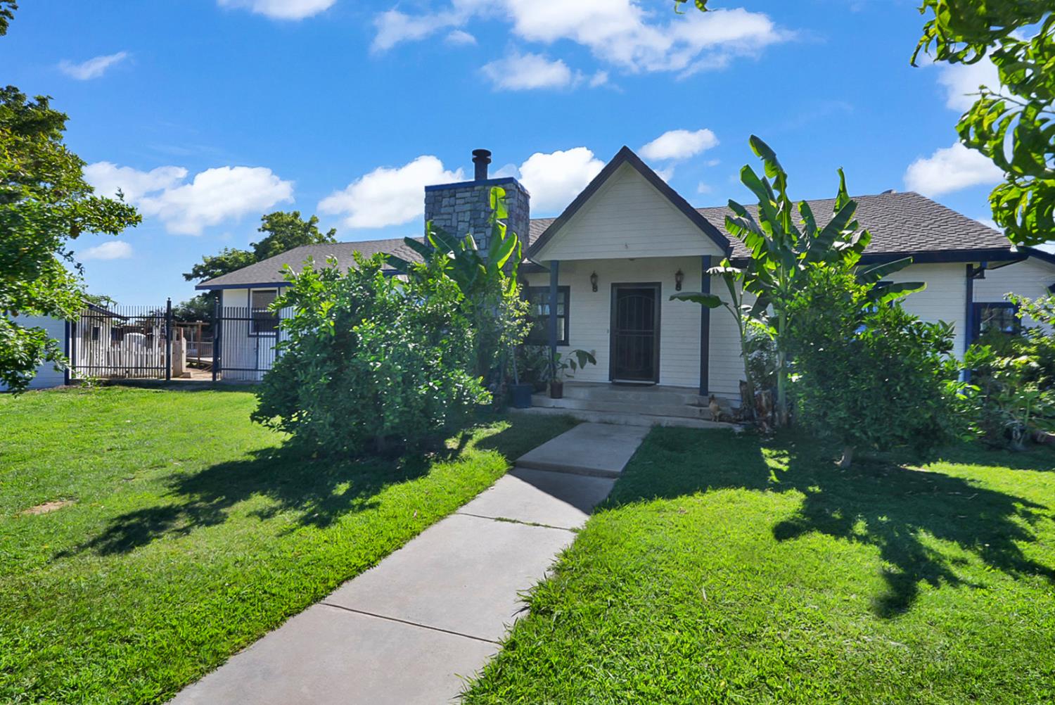 237 241 Leek Rd, Modesto, CA 95357