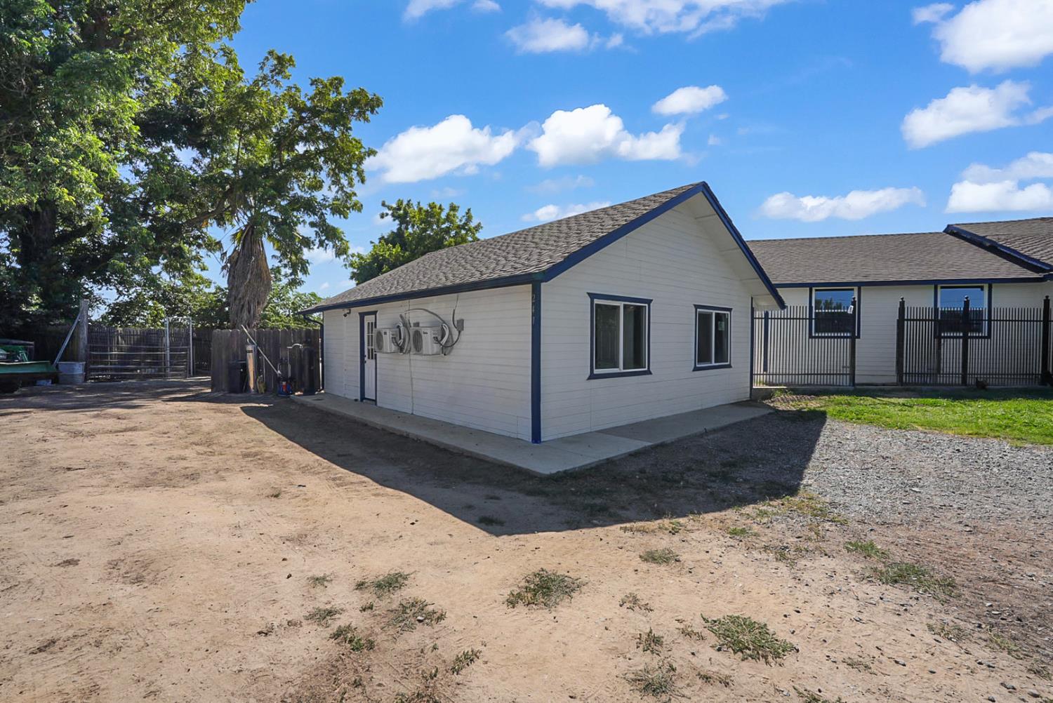 237 241 Leek Rd, Modesto, CA 95357