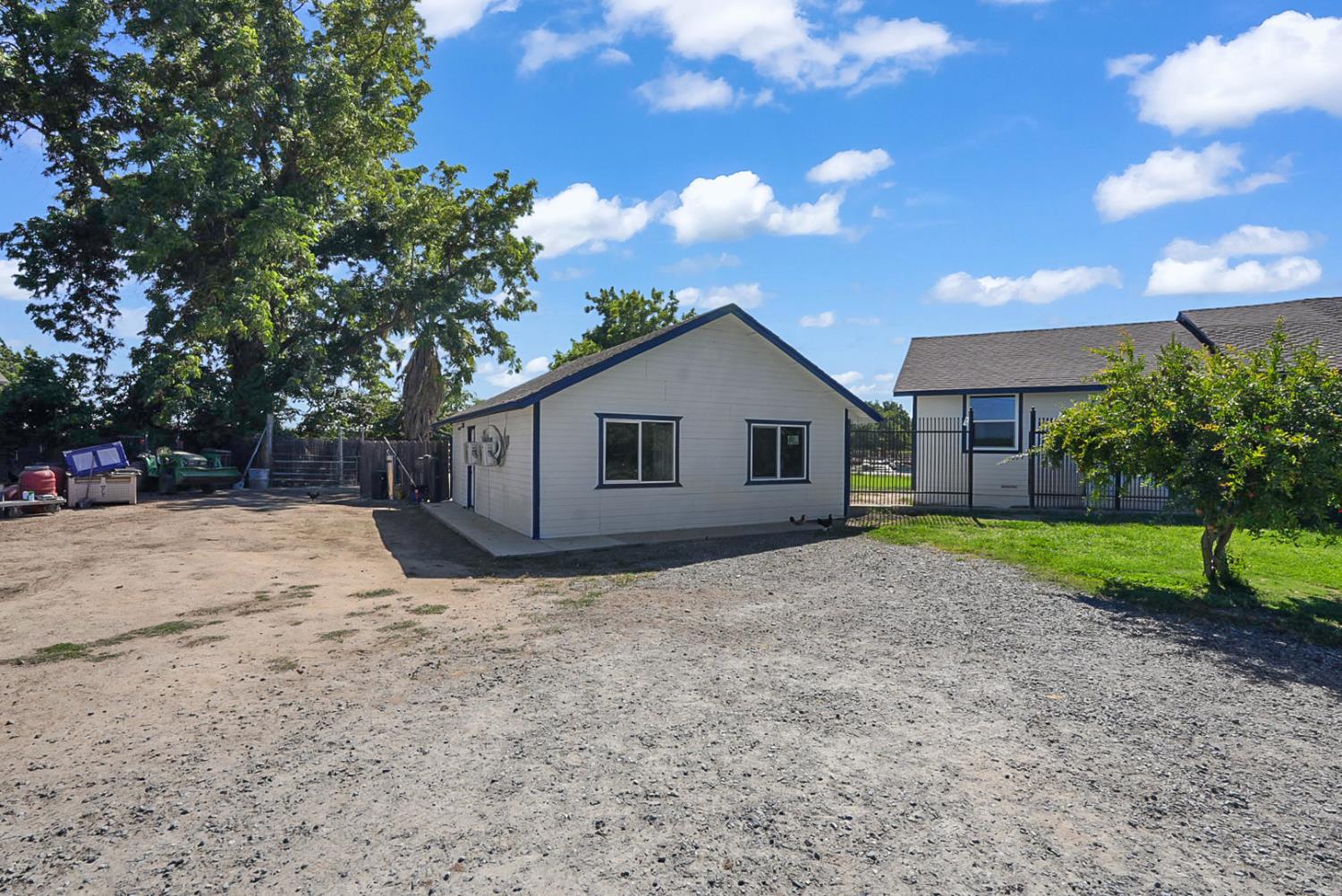237 241 Leek Rd, Modesto, CA 95357