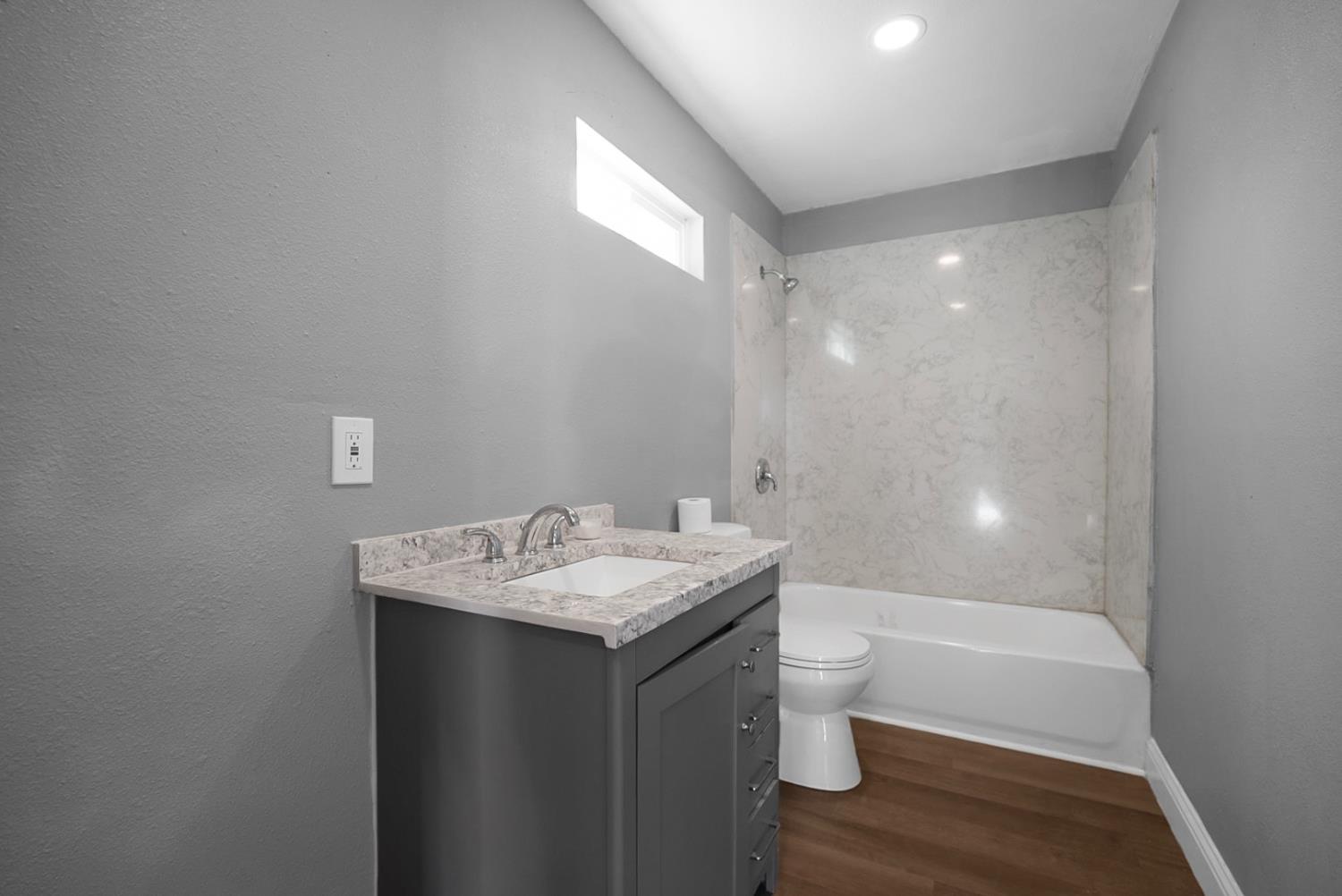 237 241 Leek Rd, Modesto, CA 95357