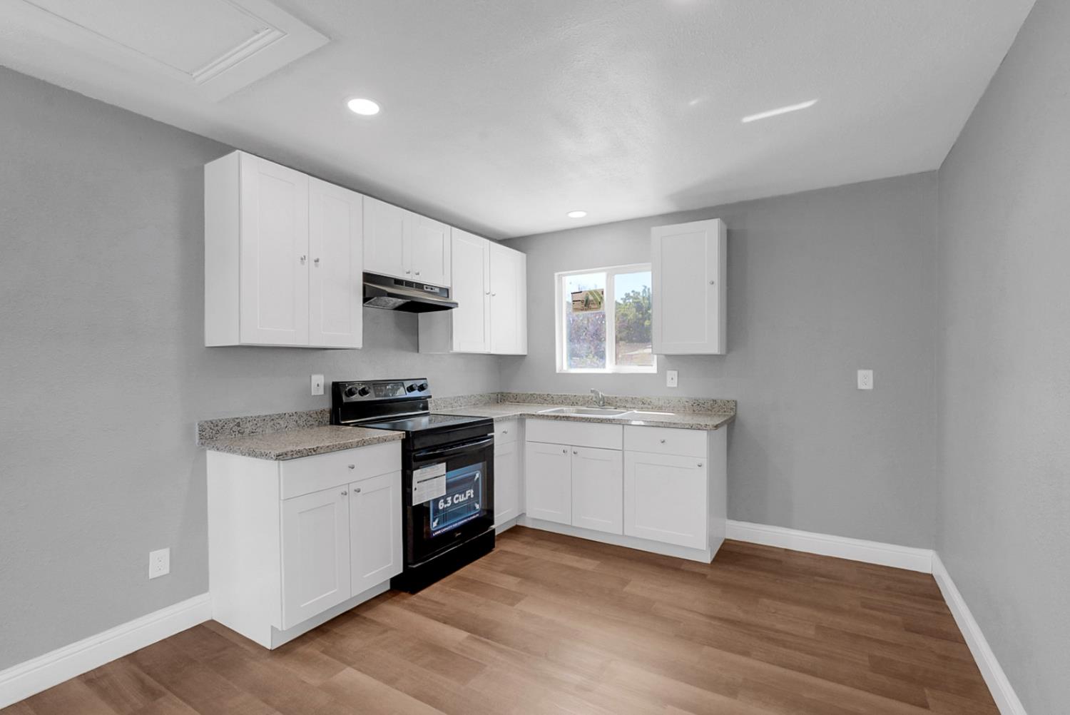 237 241 Leek Rd, Modesto, CA 95357