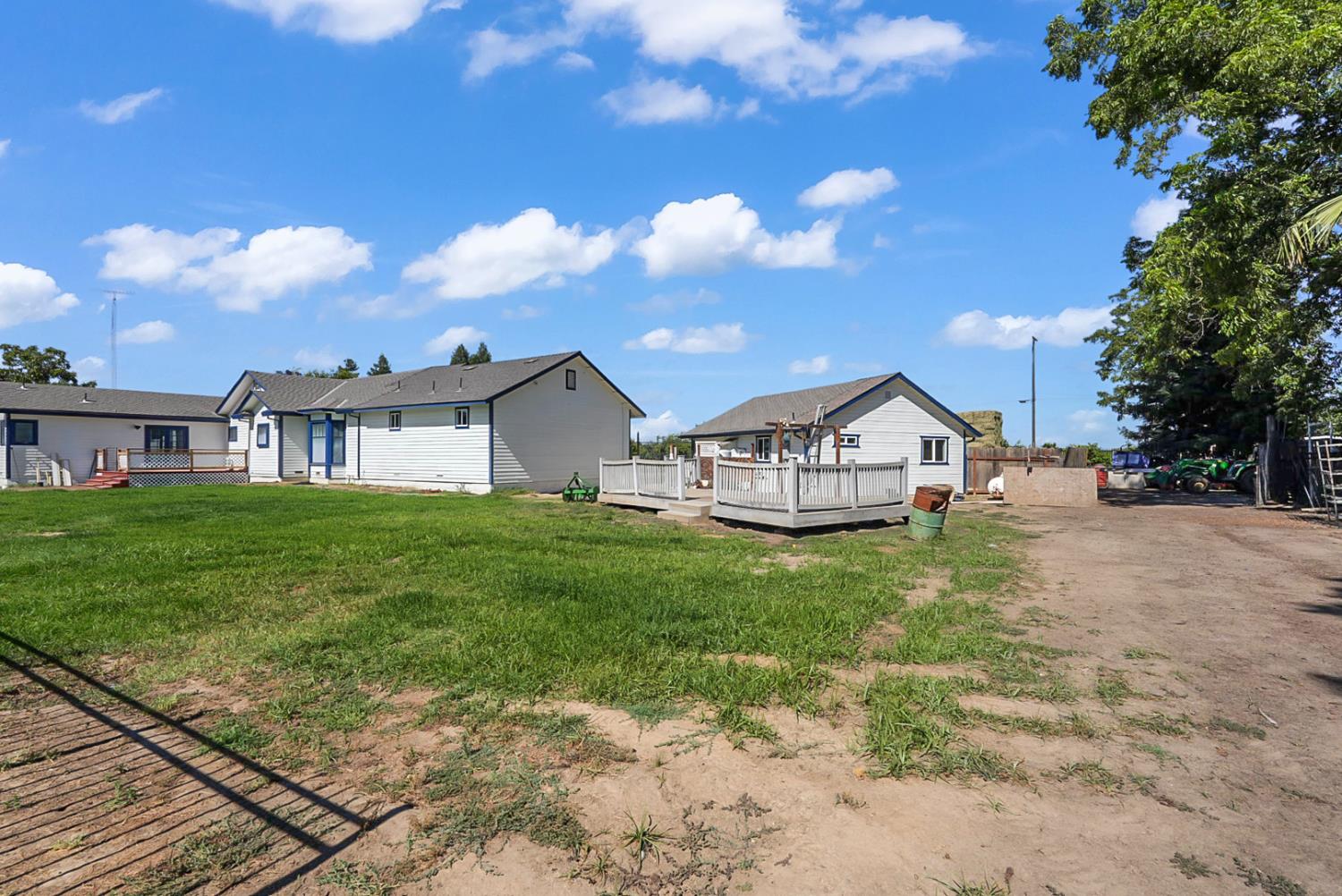 237 241 Leek Rd, Modesto, CA 95357
