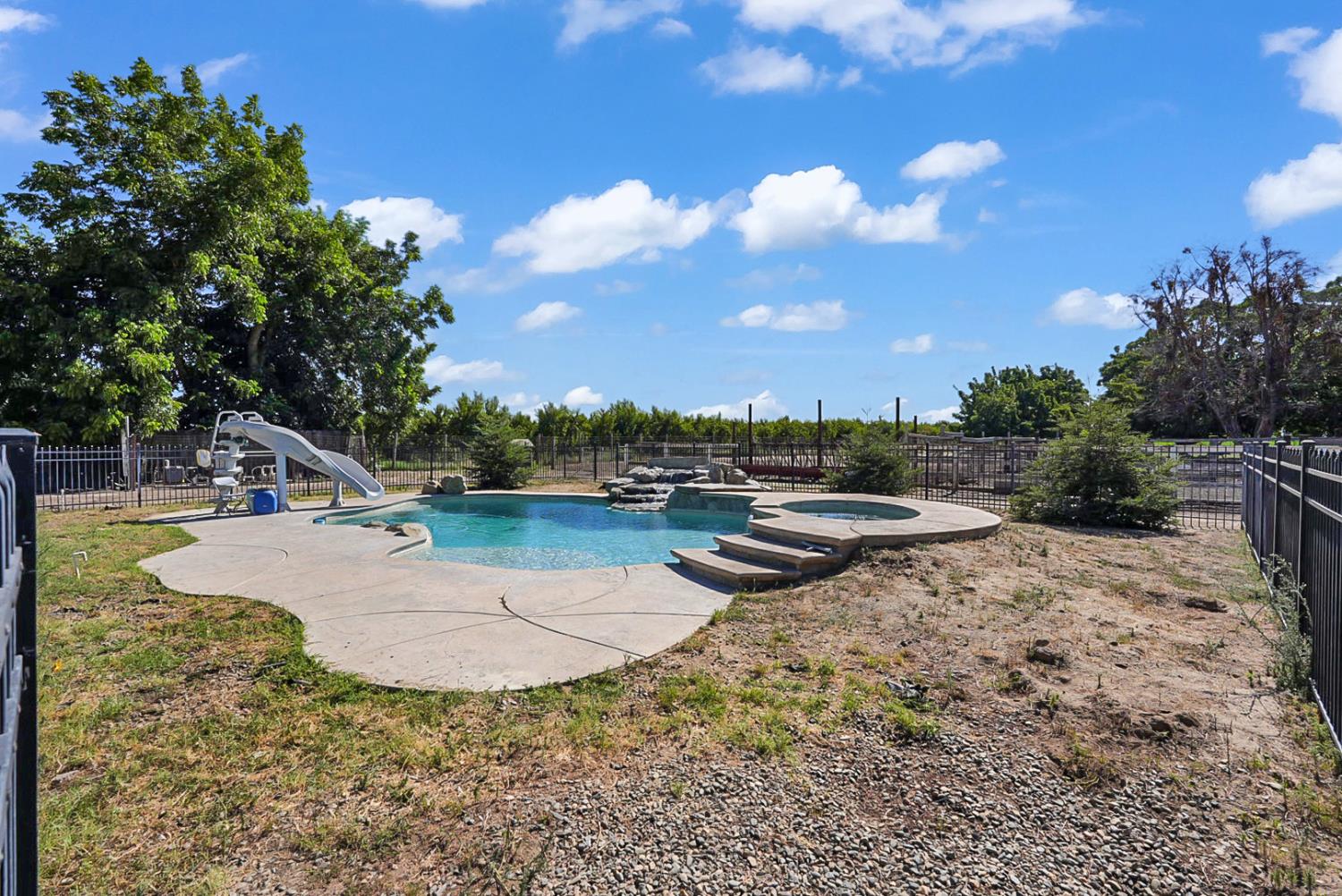 237 241 Leek Rd, Modesto, CA 95357