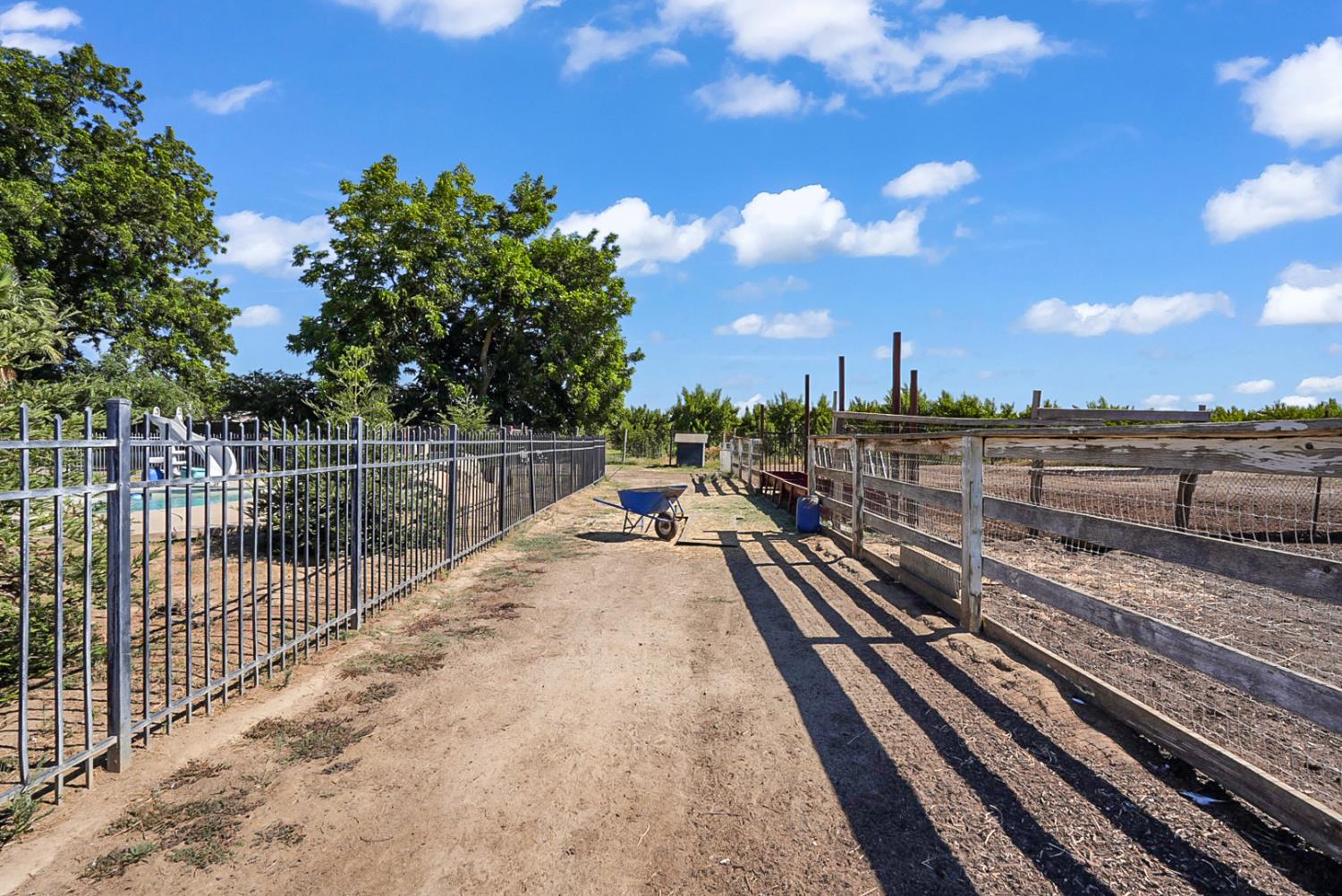 237 241 Leek Rd, Modesto, CA 95357
