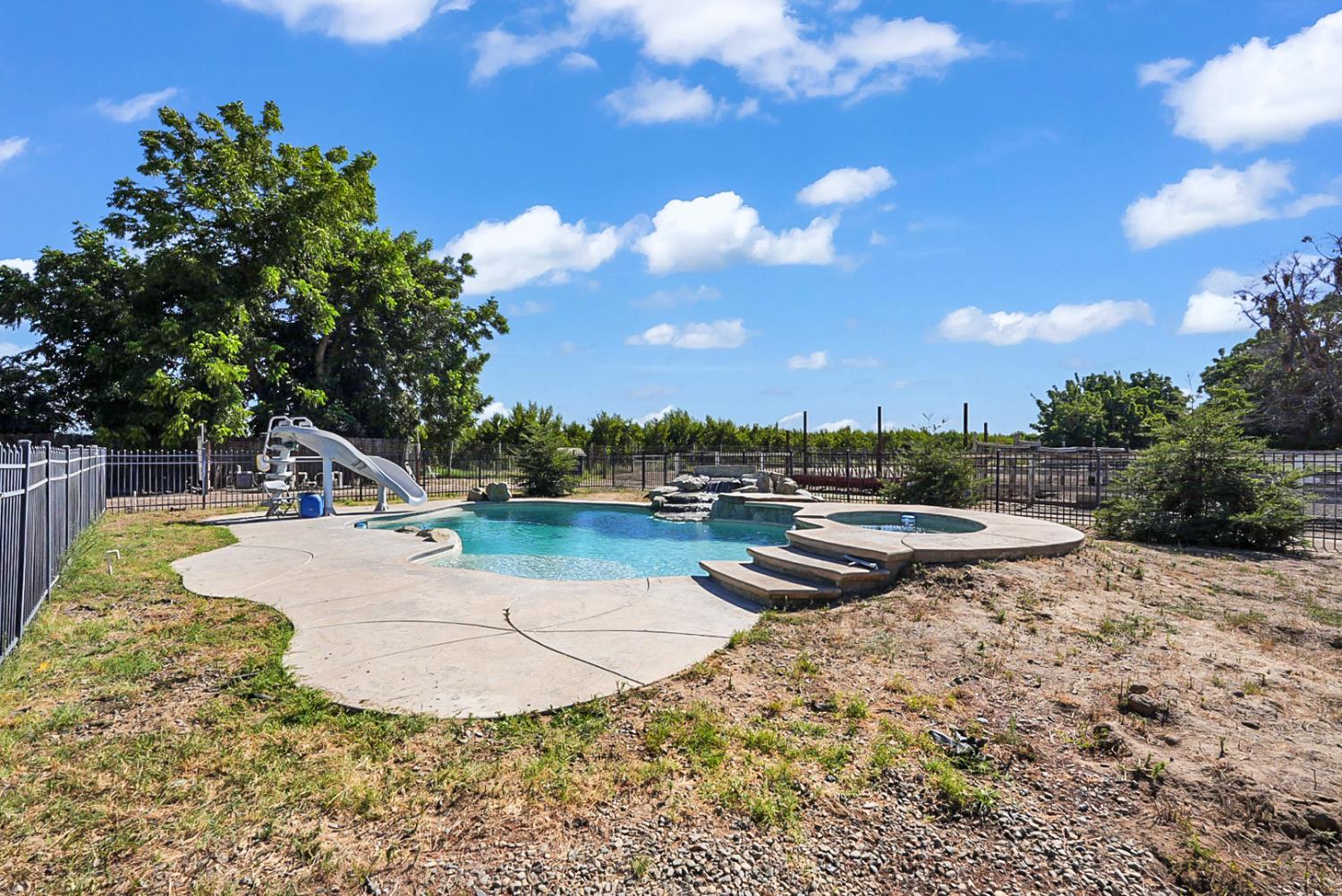 237 241 Leek Rd, Modesto, CA 95357