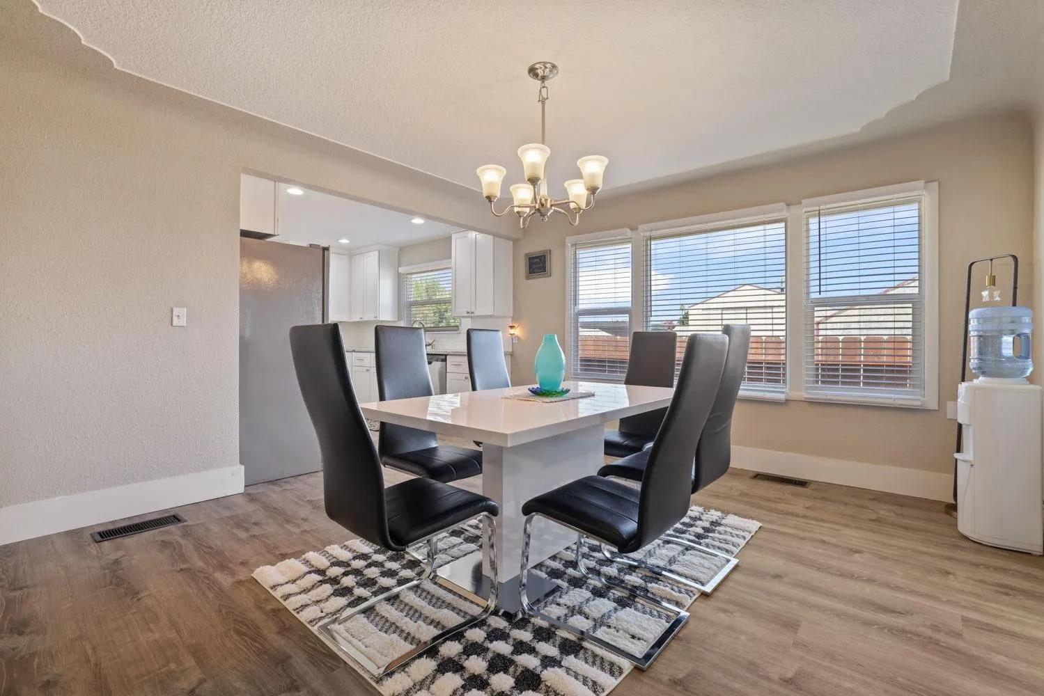 213 S Walnut Ave, Ripon, CA 95366