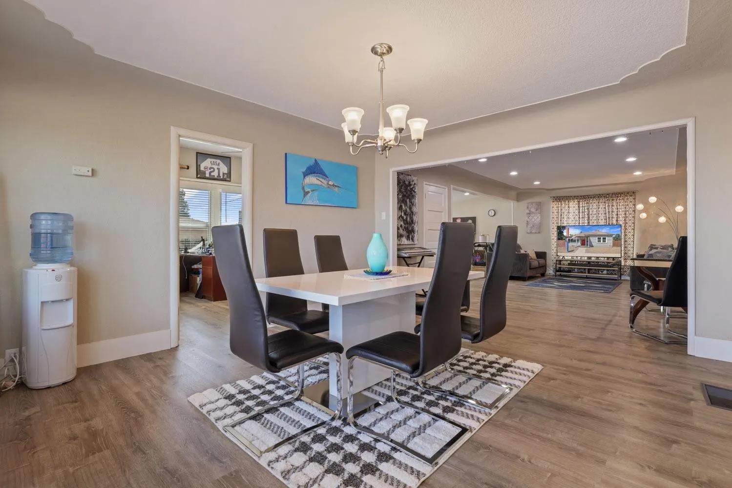 213 S Walnut Ave, Ripon, CA 95366