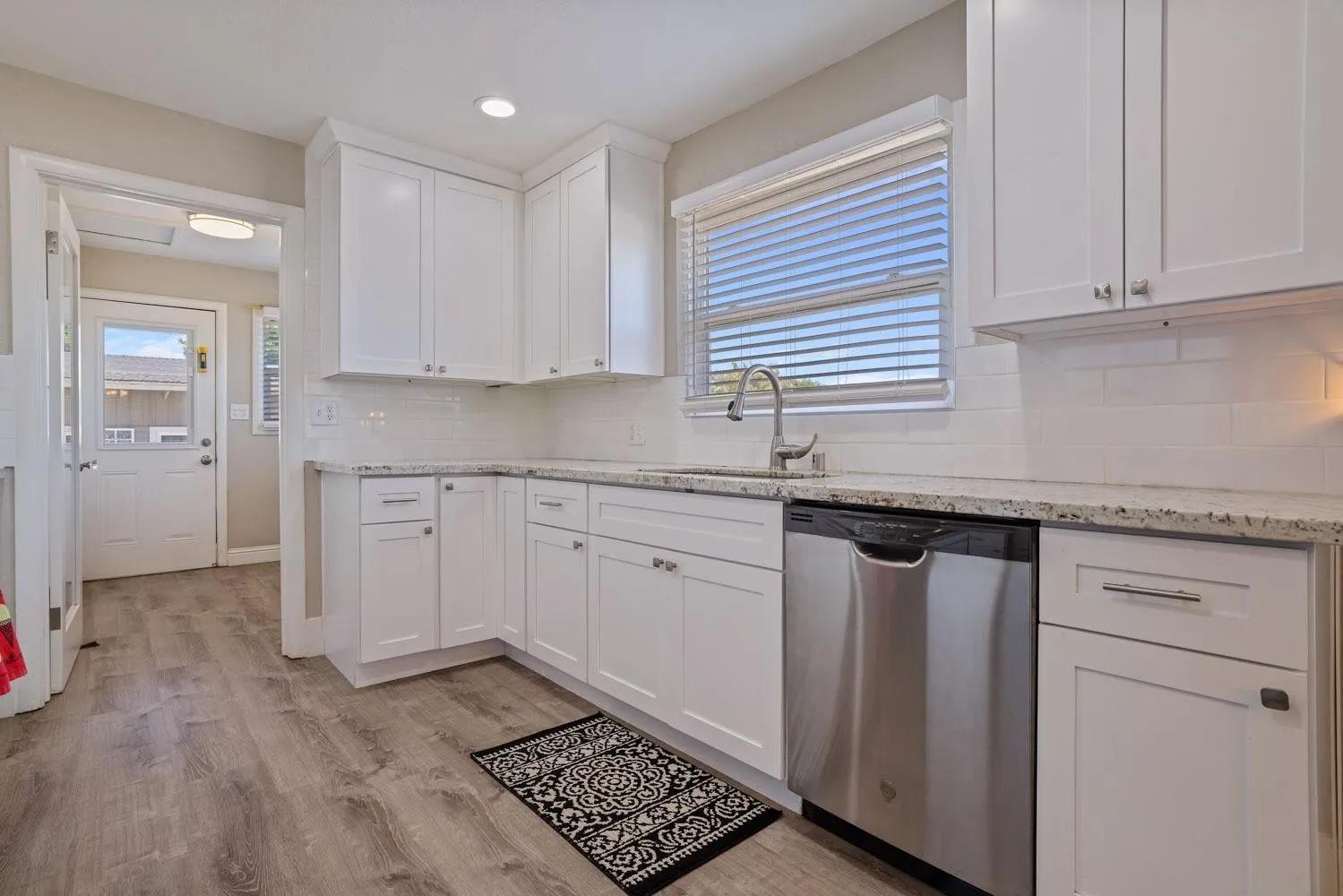 213 S Walnut Ave, Ripon, CA 95366