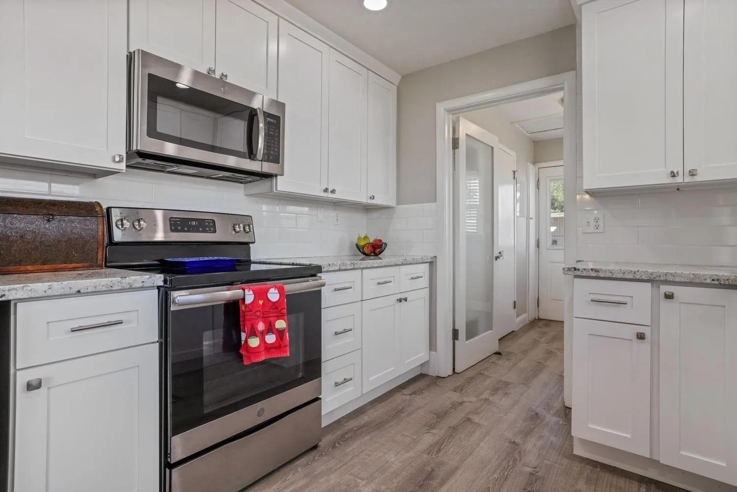 213 S Walnut Ave, Ripon, CA 95366