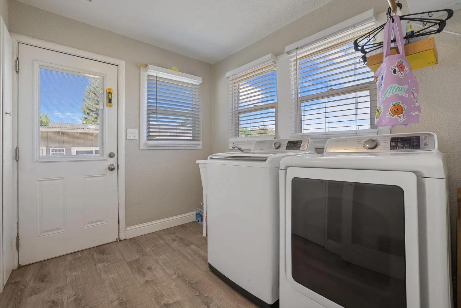 213 S Walnut Ave, Ripon, CA 95366