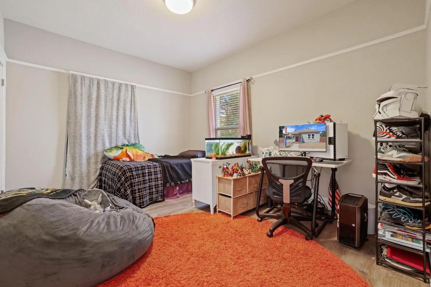 213 S Walnut Ave, Ripon, CA 95366