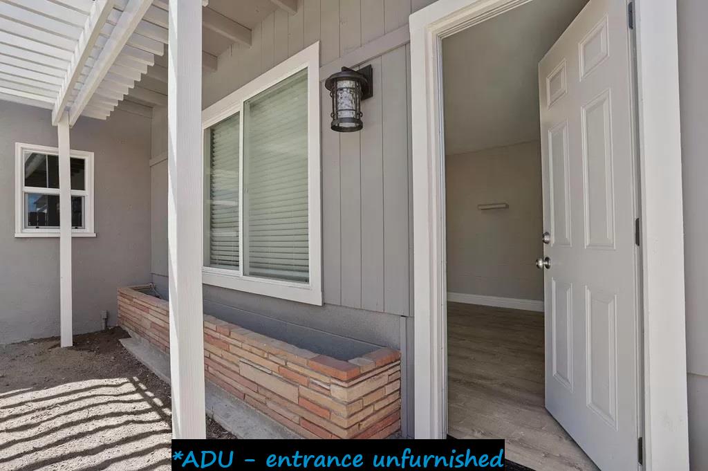 213 S Walnut Ave, Ripon, CA 95366