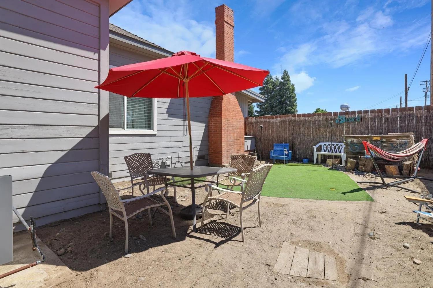213 S Walnut Ave, Ripon, CA 95366