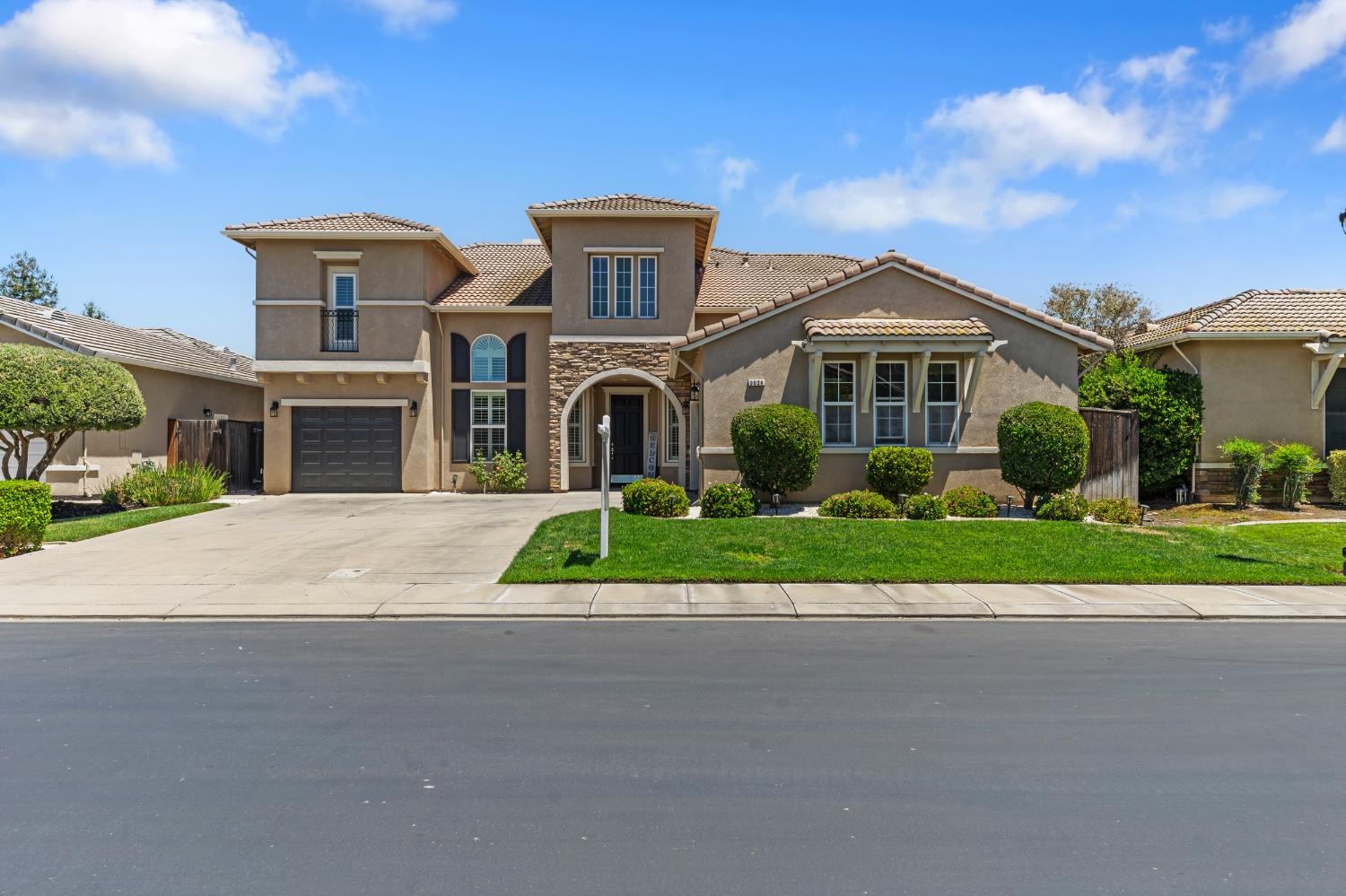 3024 Edgeview Dr, Modesto, CA 95355
