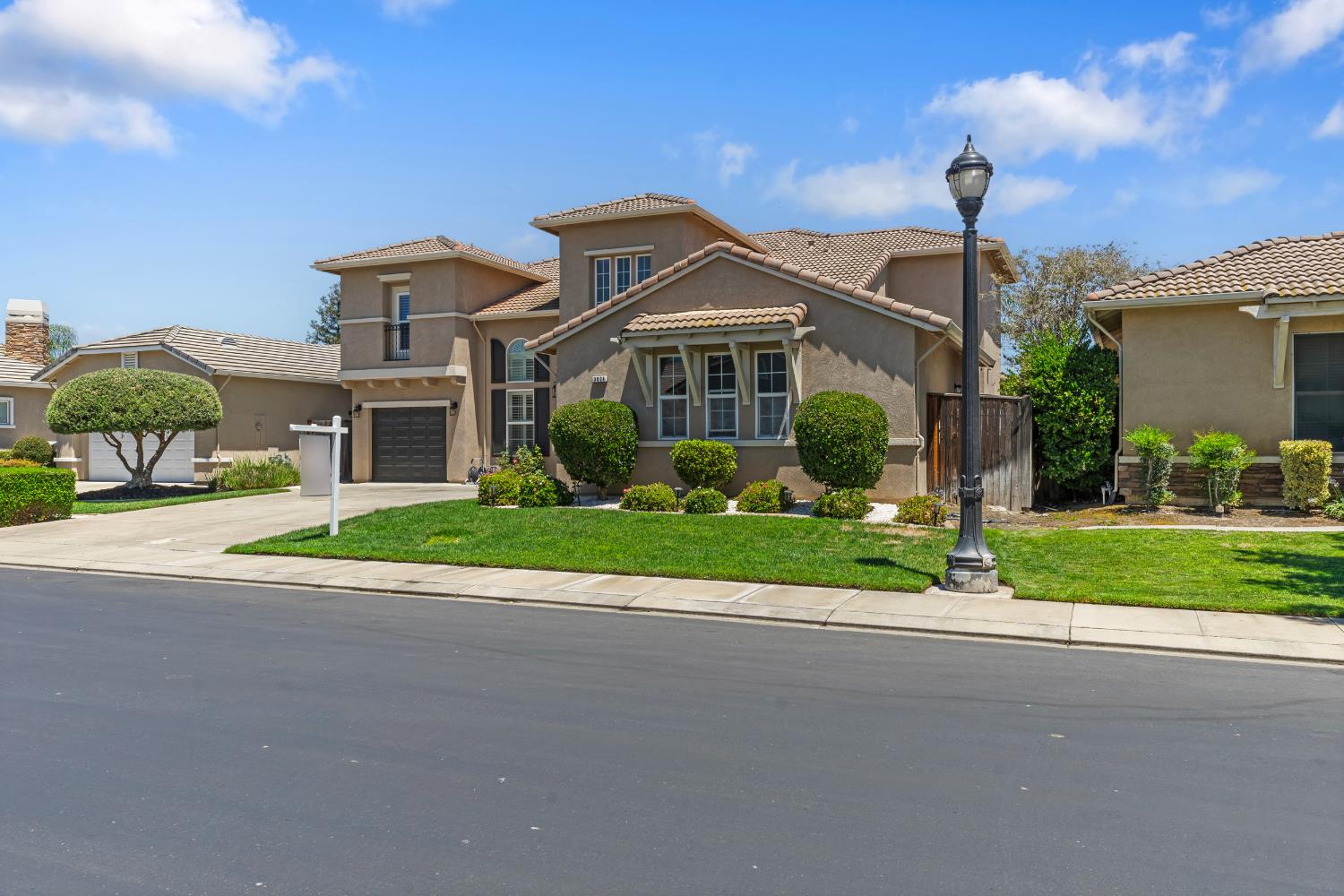 3024 Edgeview Dr, Modesto, CA 95355