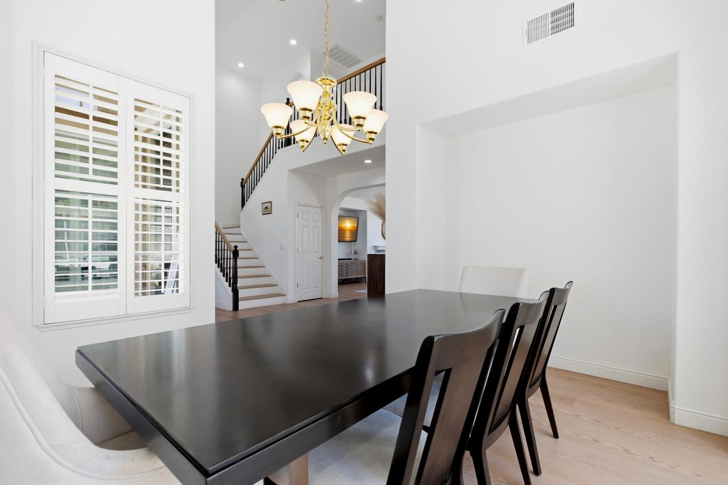 3024 Edgeview Dr, Modesto, CA 95355