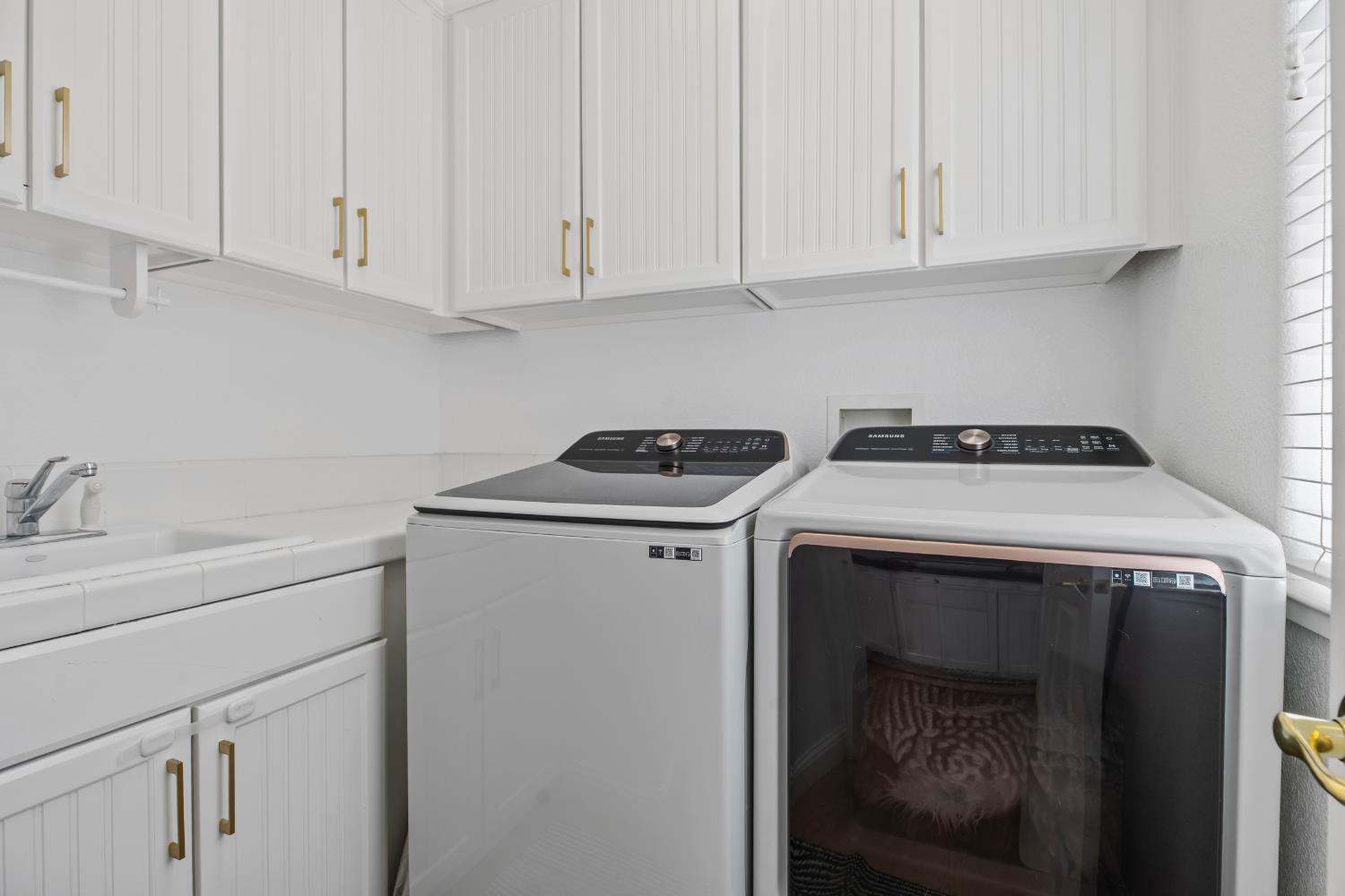 3024 Edgeview Dr, Modesto, CA 95355