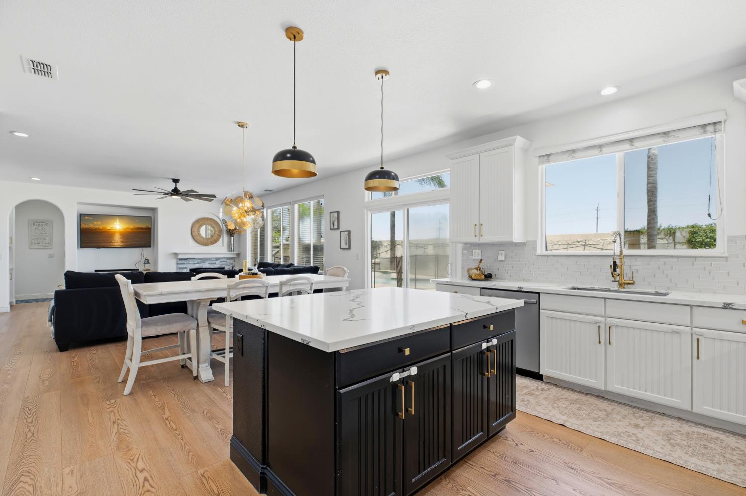 3024 Edgeview Dr, Modesto, CA 95355