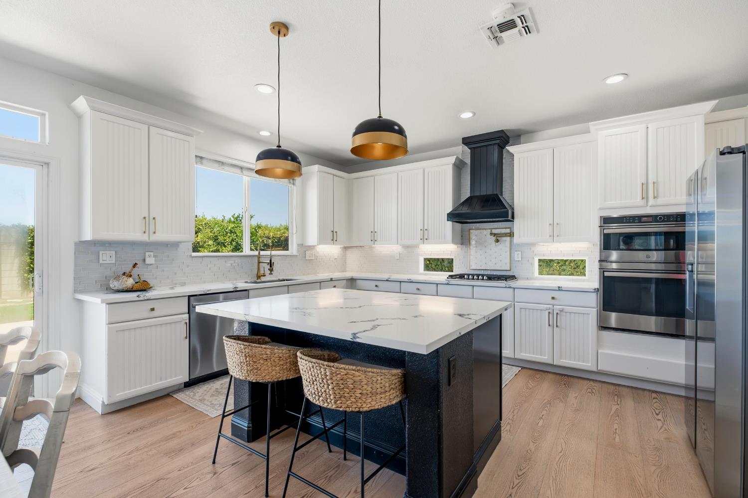 3024 Edgeview Dr, Modesto, CA 95355