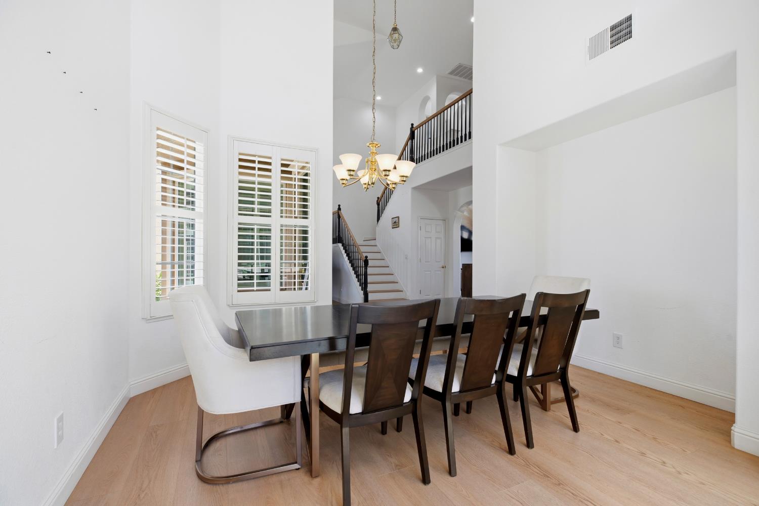 3024 Edgeview Dr, Modesto, CA 95355
