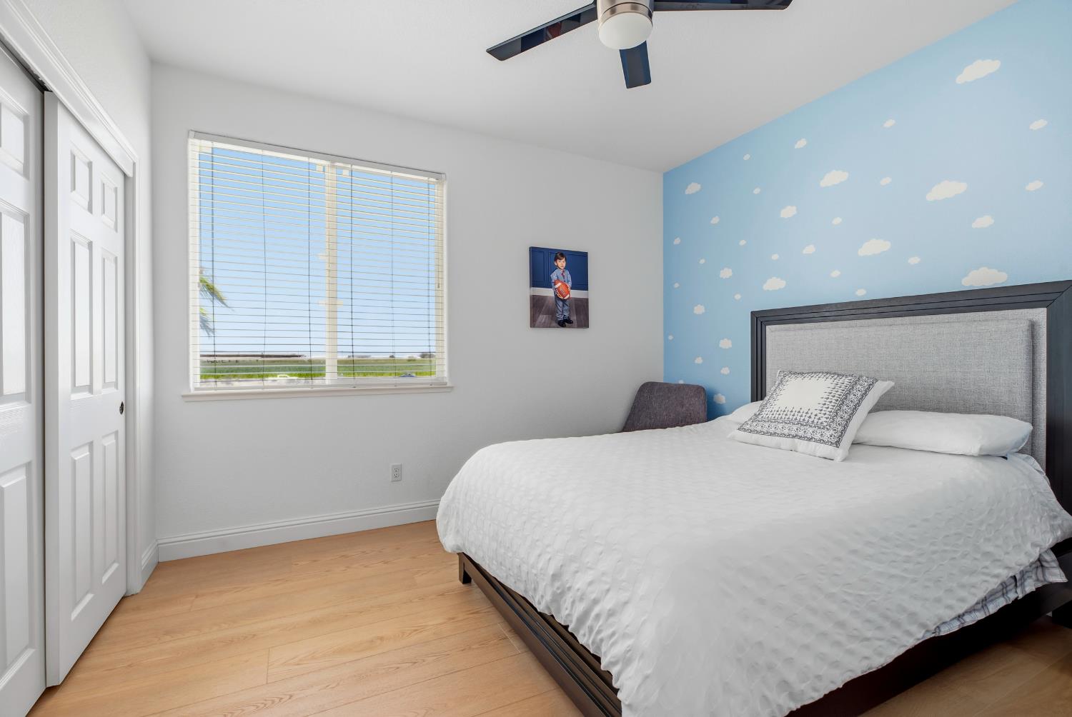 3024 Edgeview Dr, Modesto, CA 95355