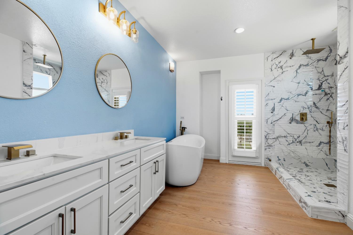 3024 Edgeview Dr, Modesto, CA 95355