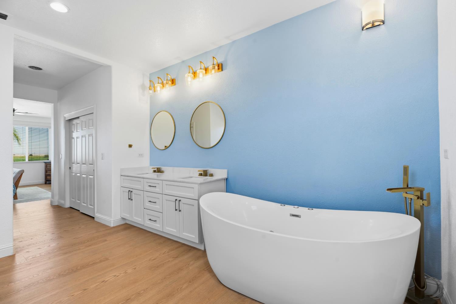 3024 Edgeview Dr, Modesto, CA 95355