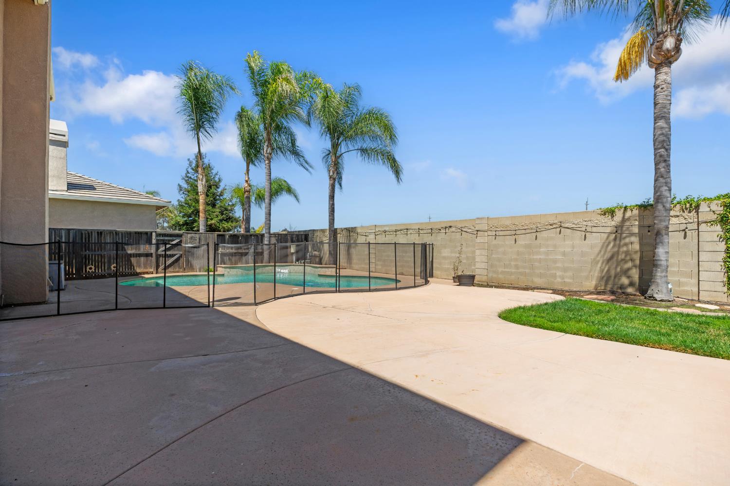 3024 Edgeview Dr, Modesto, CA 95355