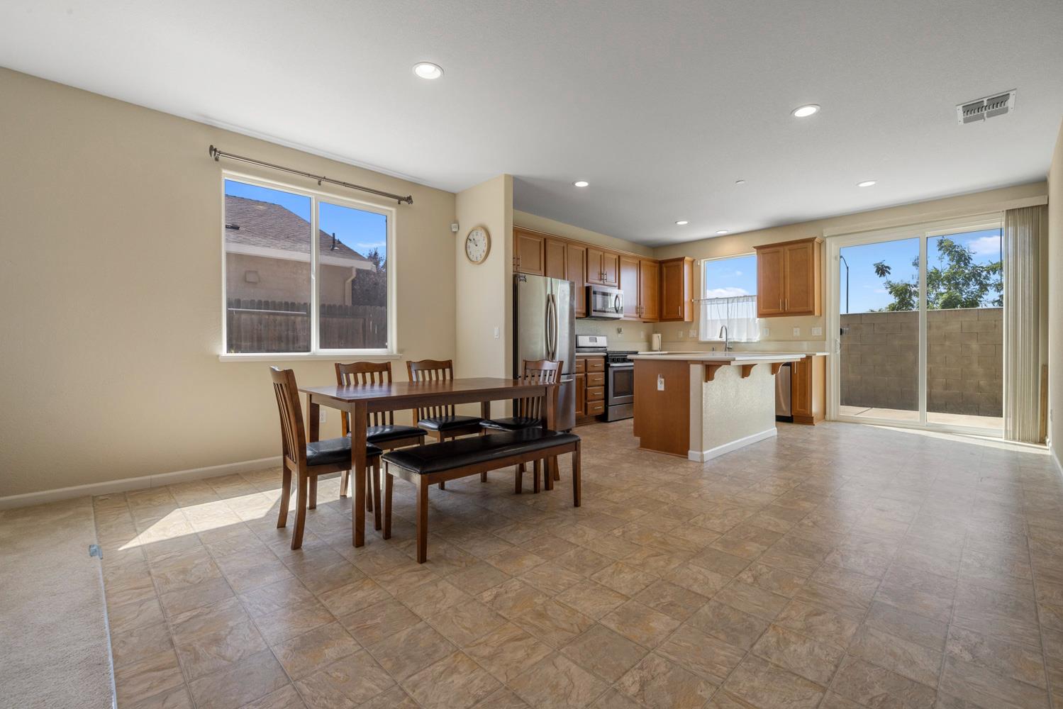 586 Glendon Ct, Merced, CA 95348