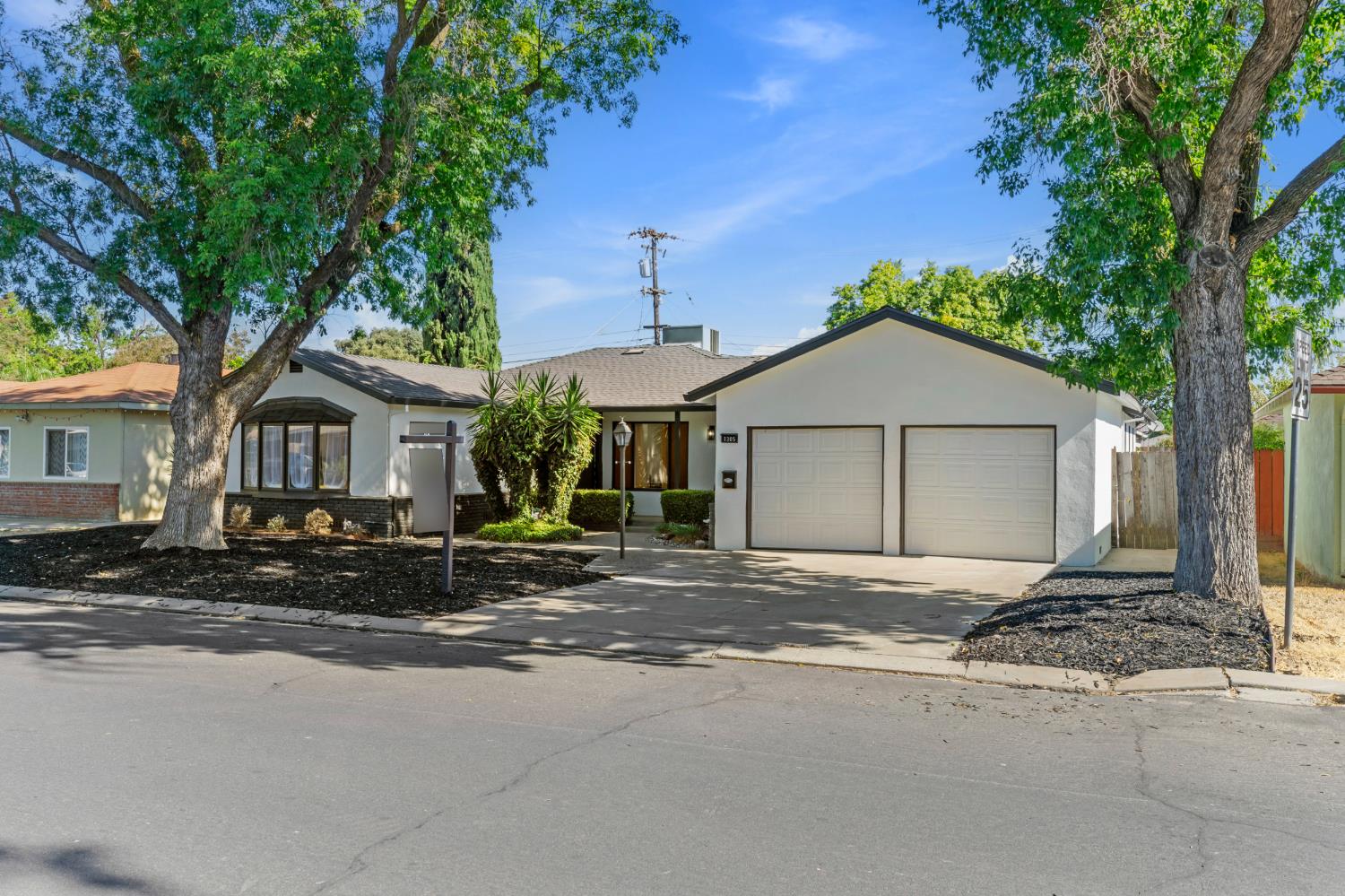 1305 Oakwood Dr, Modesto, CA 95350
