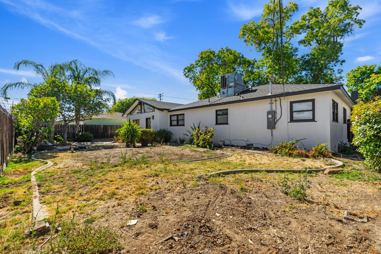 1305 Oakwood Dr, Modesto, CA 95350