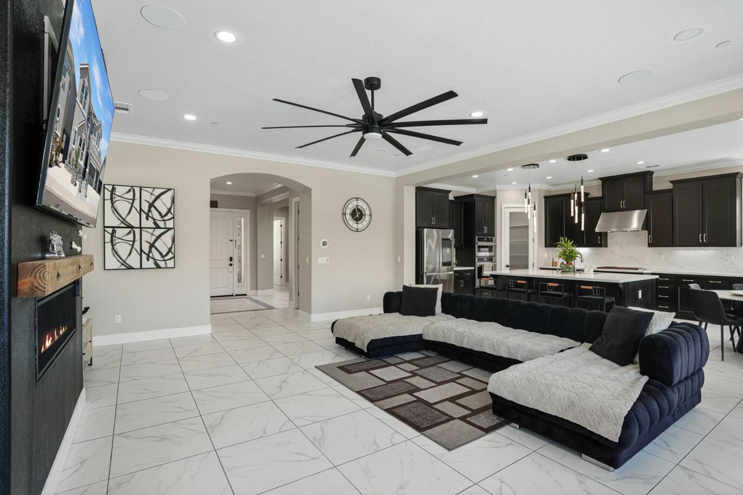 2573 Chrysler Ave, Manteca, CA 95337