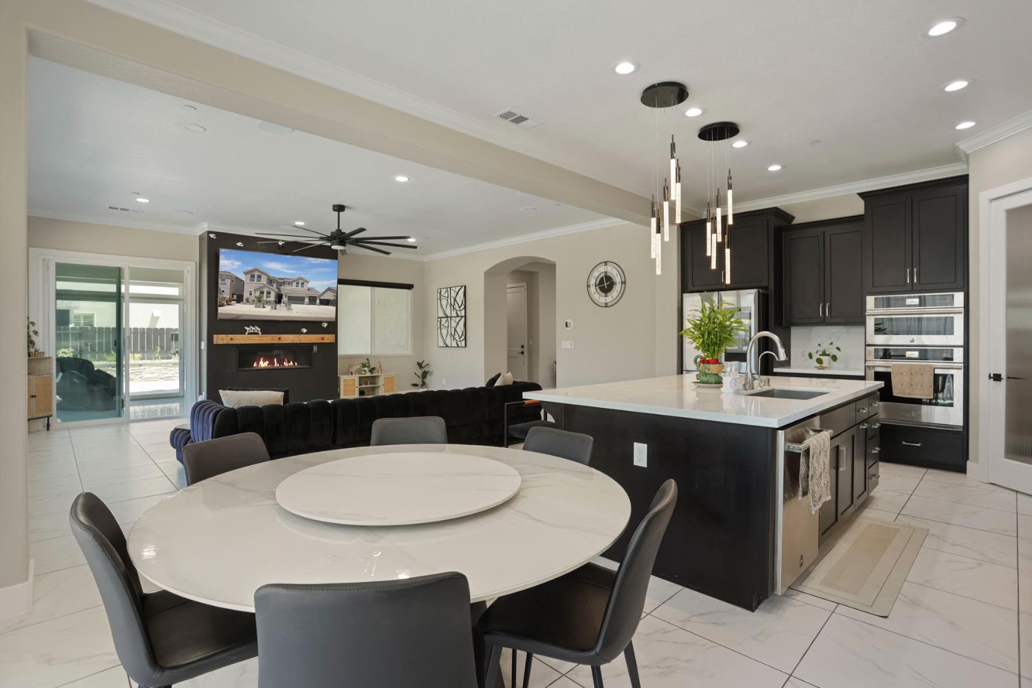 2573 Chrysler Ave, Manteca, CA 95337