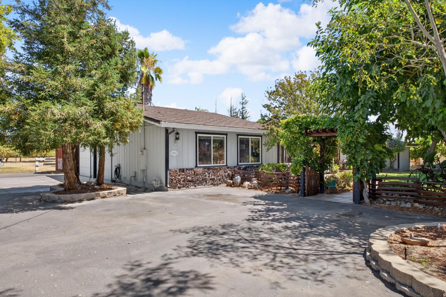 1941 Wawona St, Manteca, CA 95337