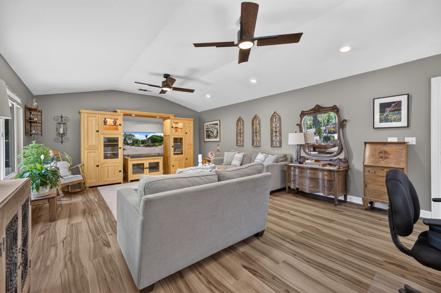 1941 Wawona St, Manteca, CA 95337