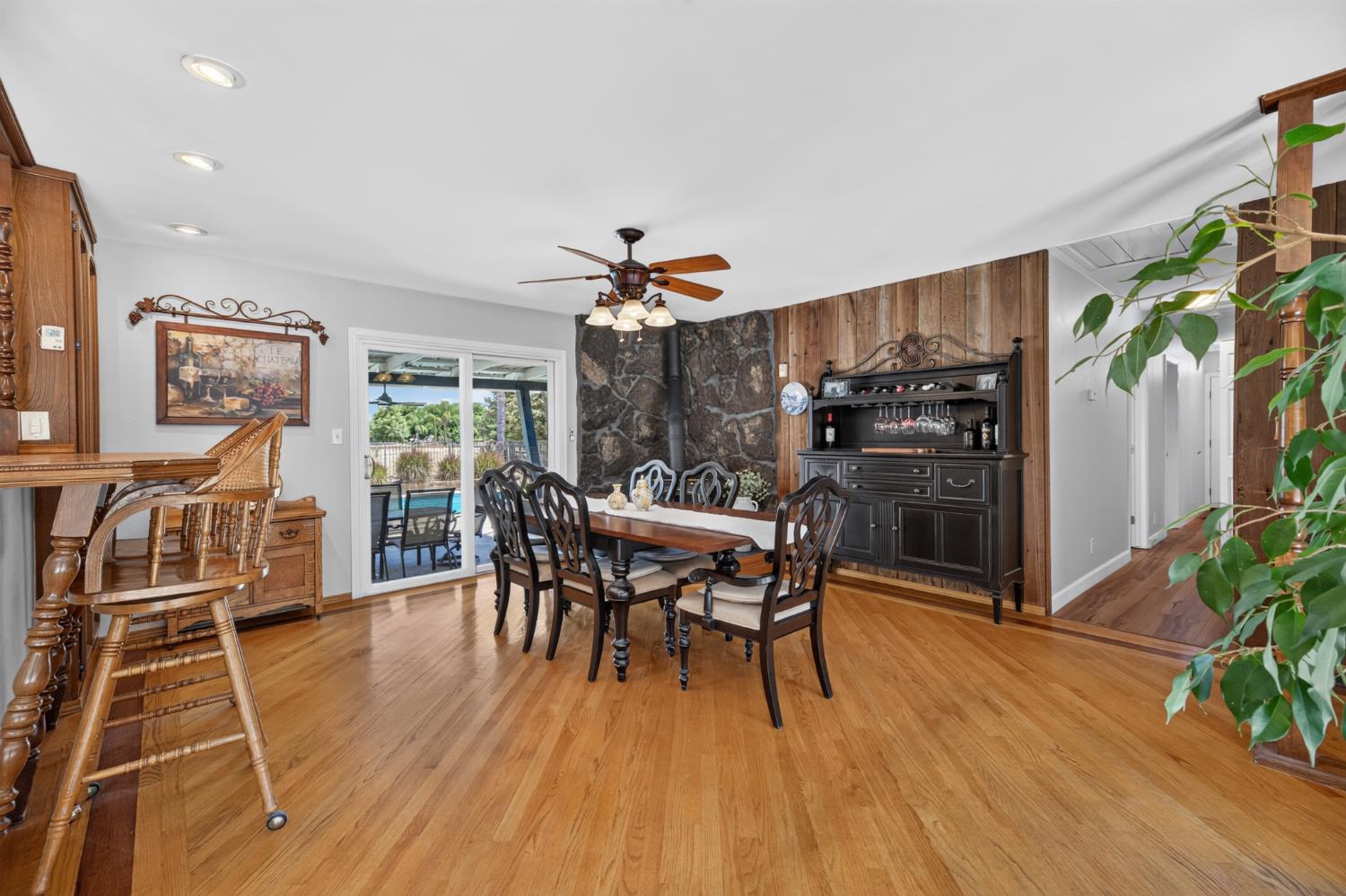 1941 Wawona St, Manteca, CA 95337