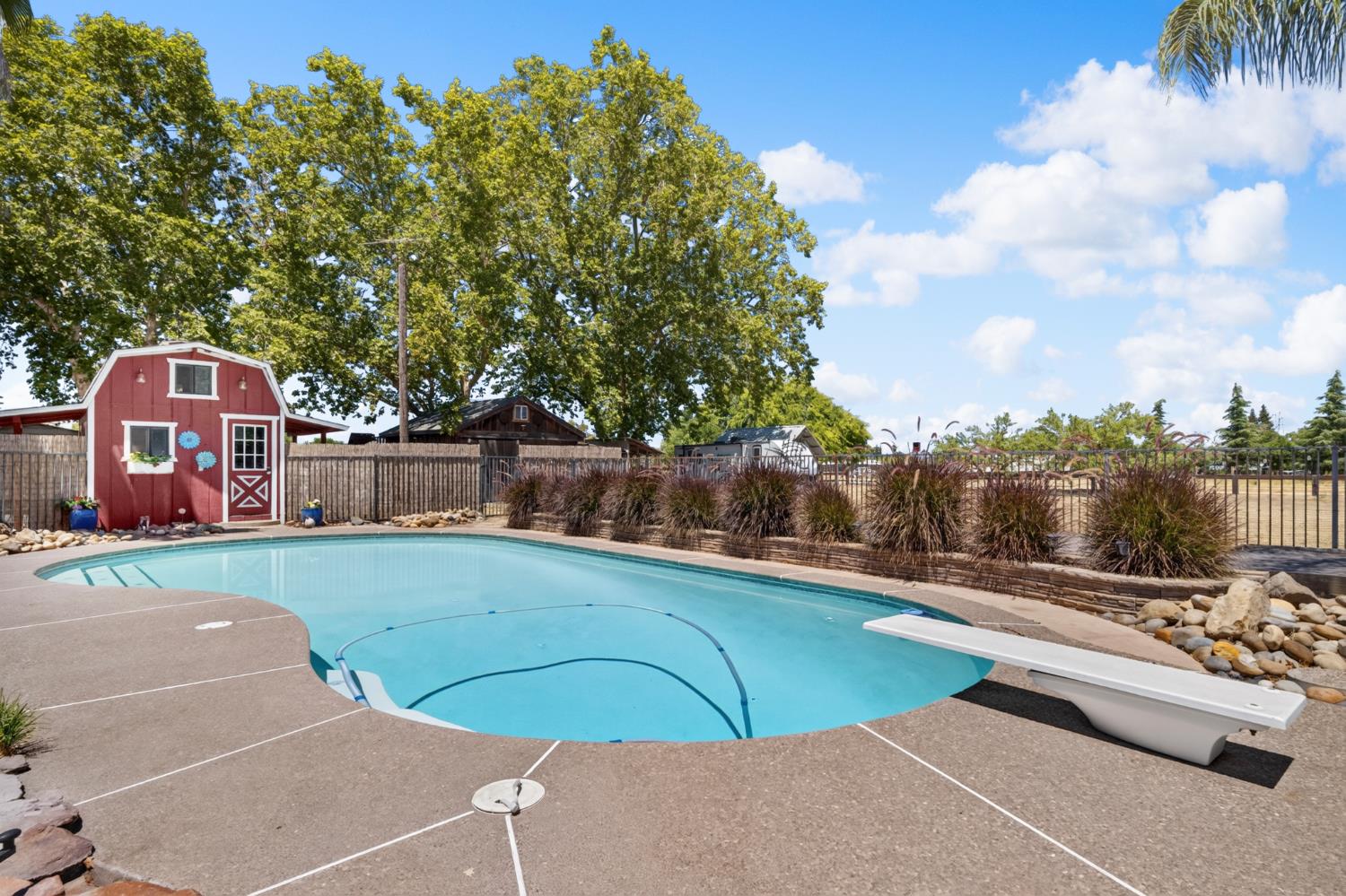 1941 Wawona St, Manteca, CA 95337