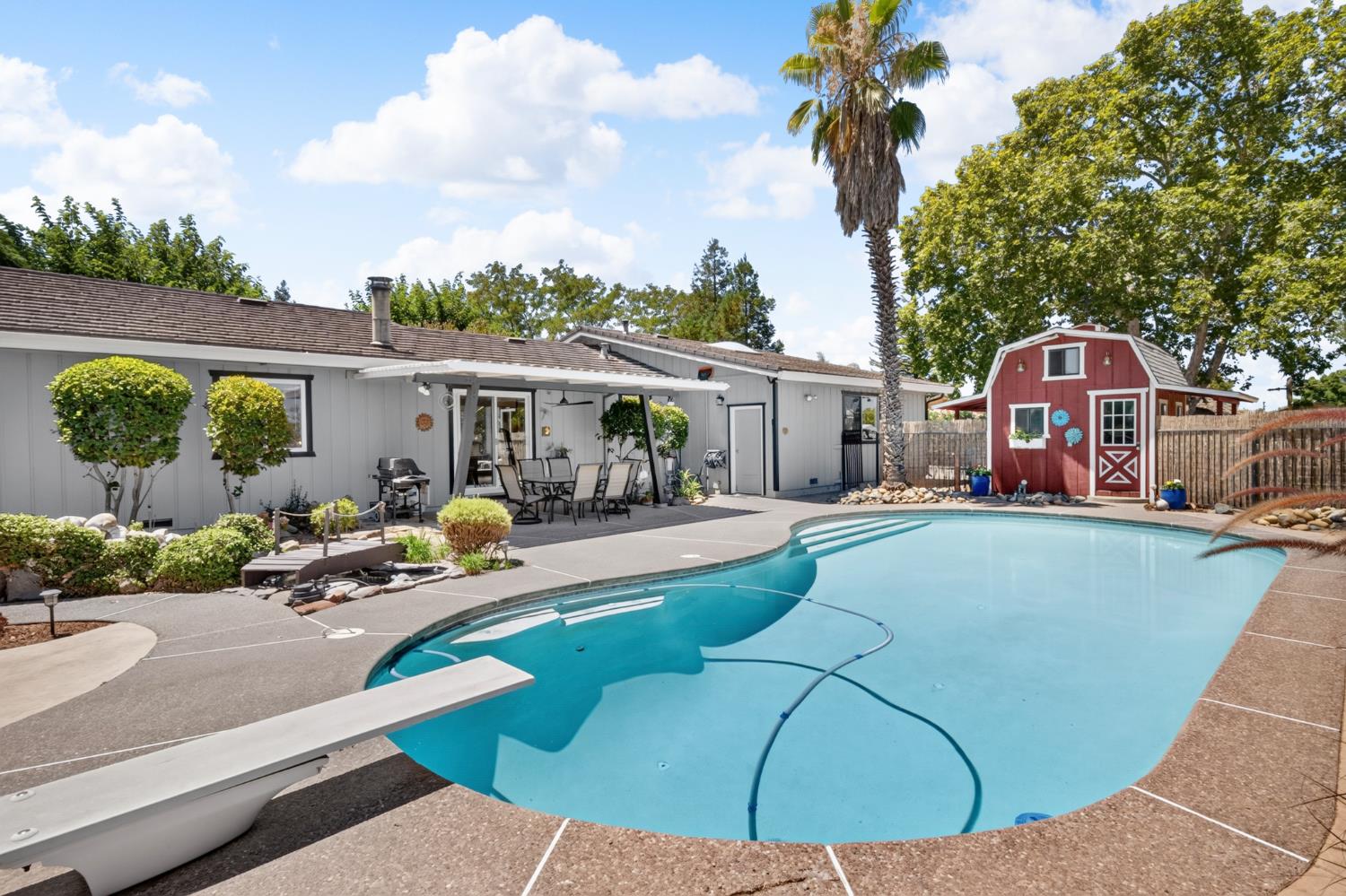 1941 Wawona St, Manteca, CA 95337