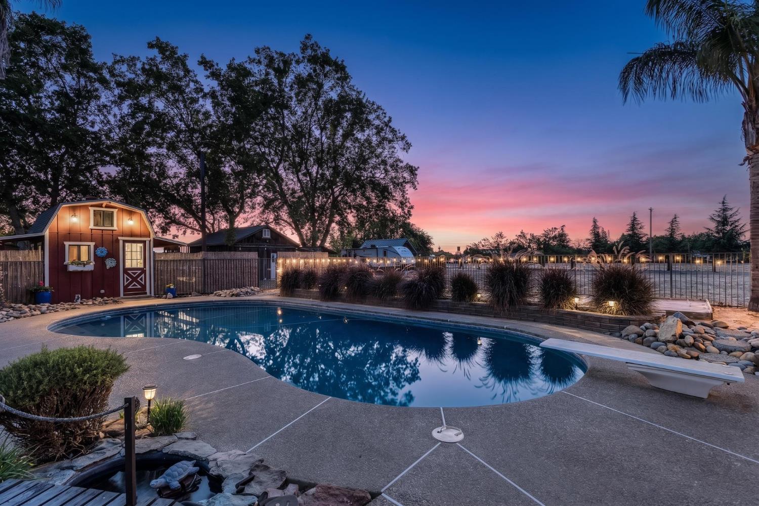 1941 Wawona St, Manteca, CA 95337