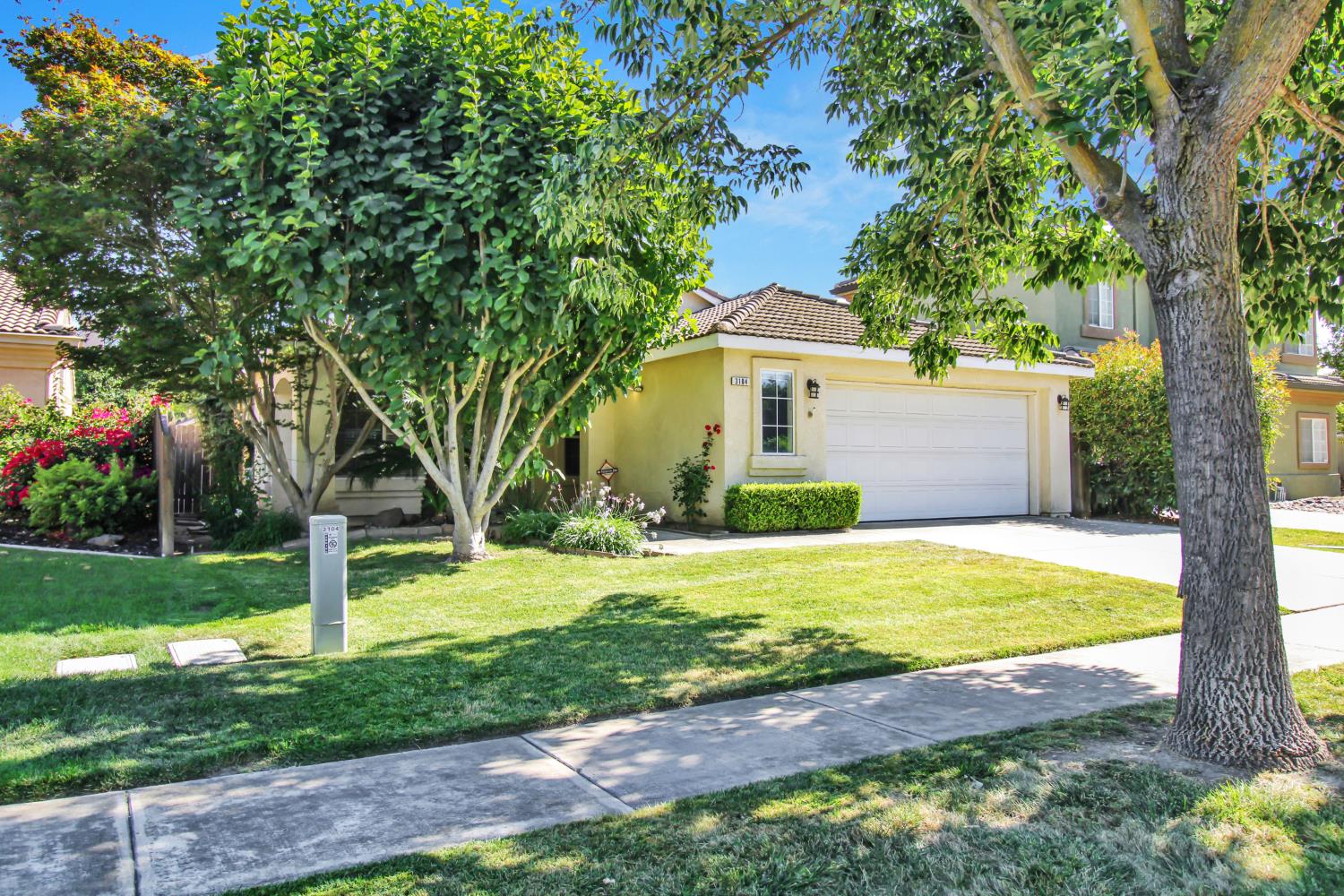 3104 Roland Gardens Ln, Modesto, CA 95355