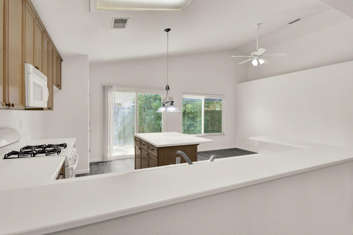 3104 Roland Gardens Ln, Modesto, CA 95355