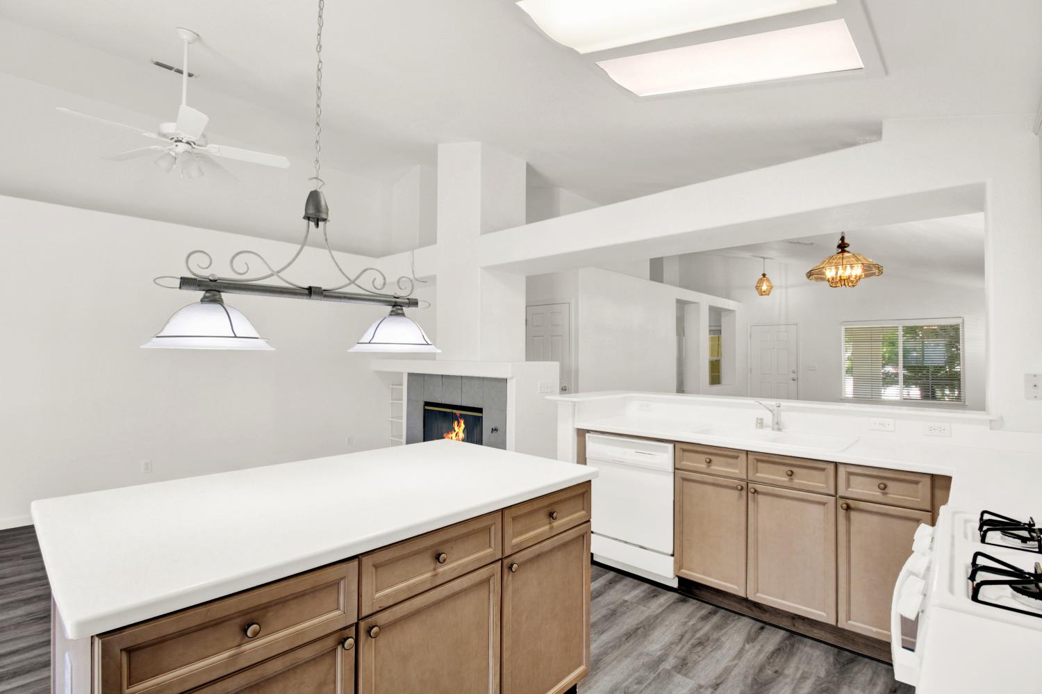 3104 Roland Gardens Ln, Modesto, CA 95355