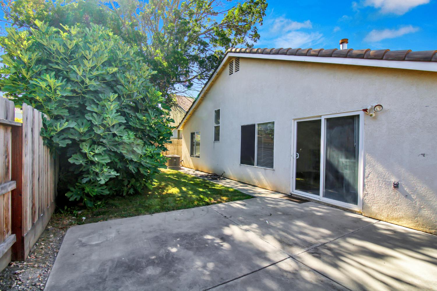 3104 Roland Gardens Ln, Modesto, CA 95355